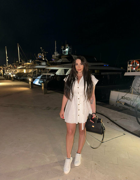 mia vixen onlyfans topless