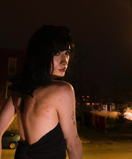 Cherry Darling topless onlyfans