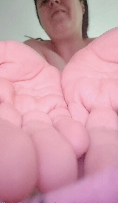 aussiegiantessfree onlyfans naked