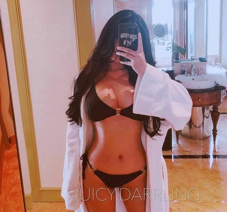 Duyenn Hipp onlyfans model