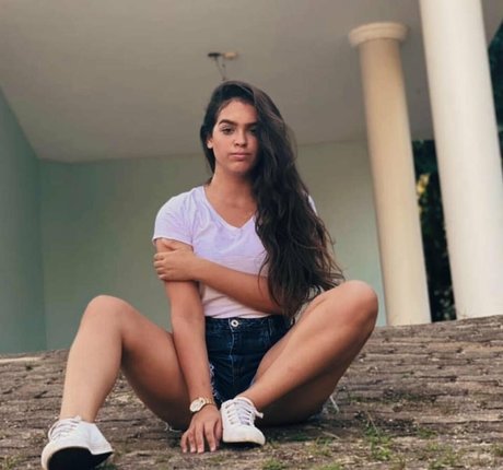 Izabelly Linhares leaked onlyfans