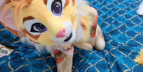 thatyellowkitty only fans naked