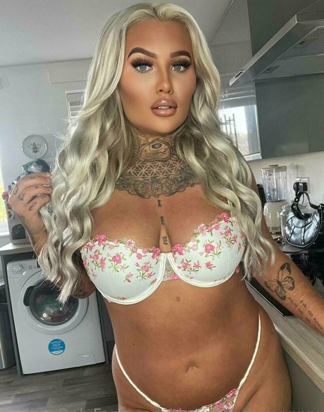 inkedblondieeee onlyfans hot