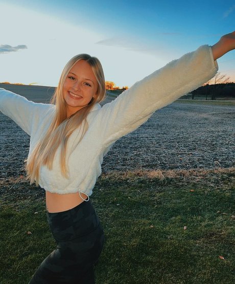 Anya Marie only fans pictures