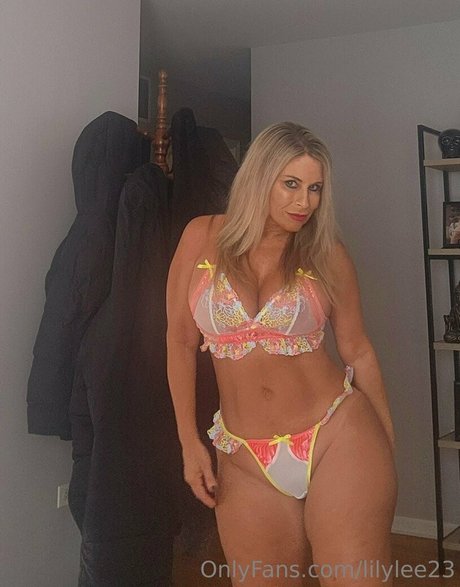 lilylee23 on onlyfans