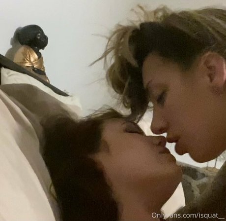 isquat__ onlyfans boobs