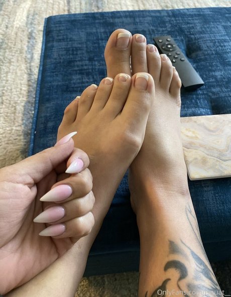 isquat__ onlyfans model photos