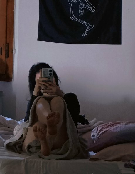 alucarynmoon onlyfans desnuda