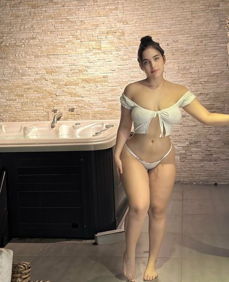 lioqueenn onlyfans leaked.