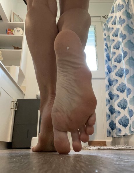 thebarefootcutie xxx onlyfans