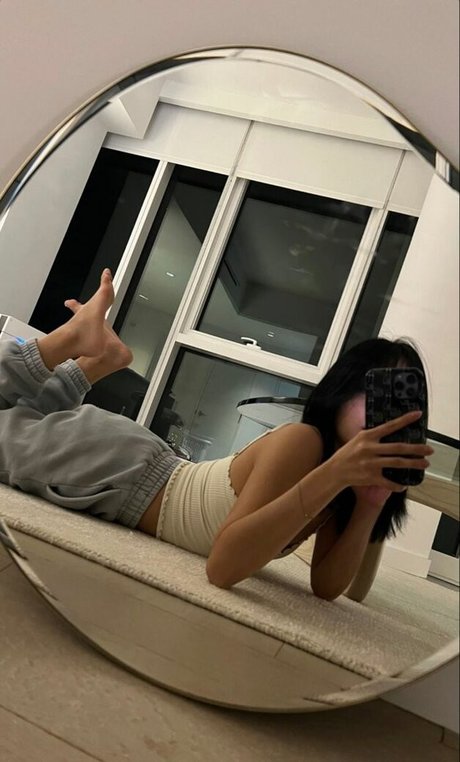 Evelyn Ha onlyfans pic