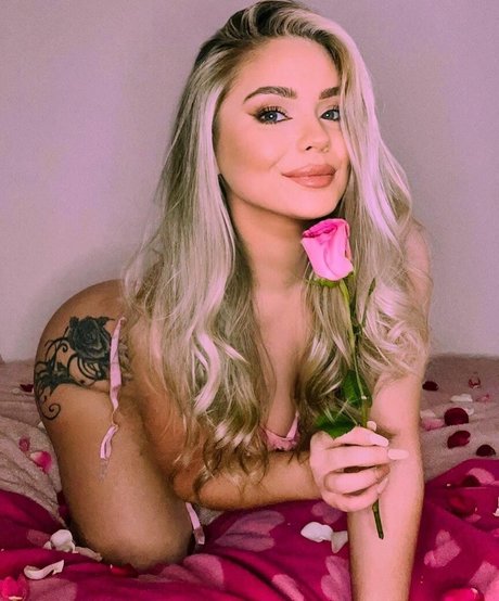 Claire Maclachlan onlyfans nude pictures