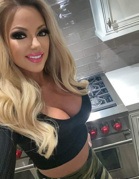 chanelstjames nudes onlyfans leak