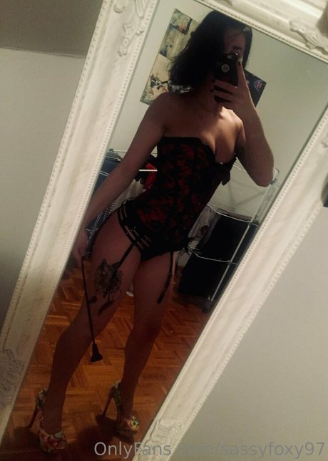 sassyfoxy97 onlyfans nude photos