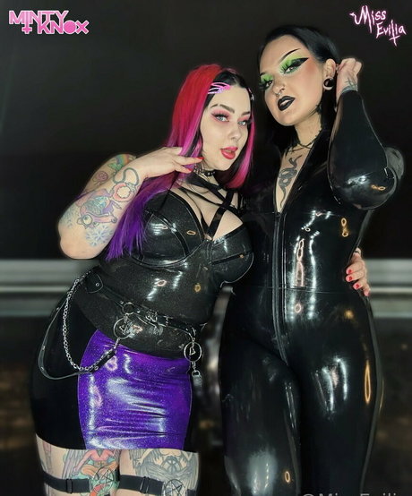 misseviliafree strip onlyfans