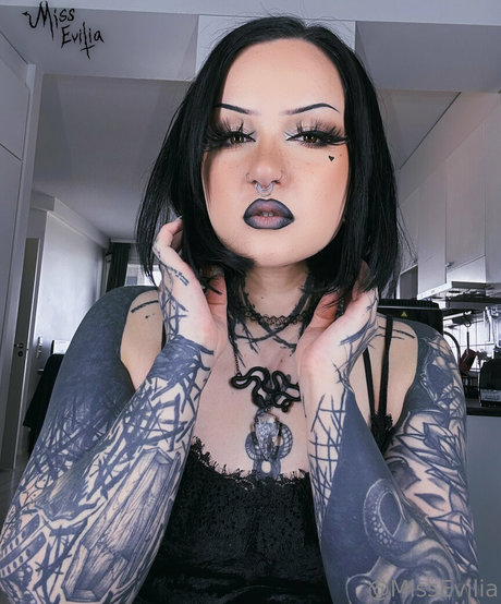 misseviliafree free only fans