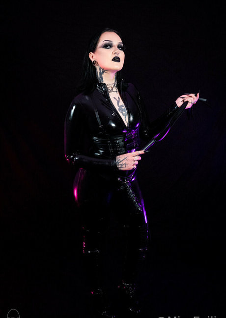 misseviliafree nudes onlyfans leak