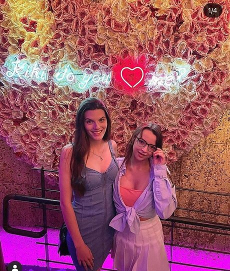 realhoneyhayes nude onlyfans leaked