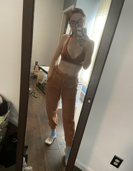 embertay onlyfans nude photos