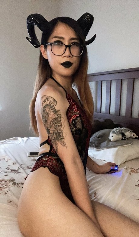 skelly tan feet onlyfans