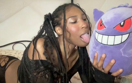 meruhart666 onlyfans leaked.