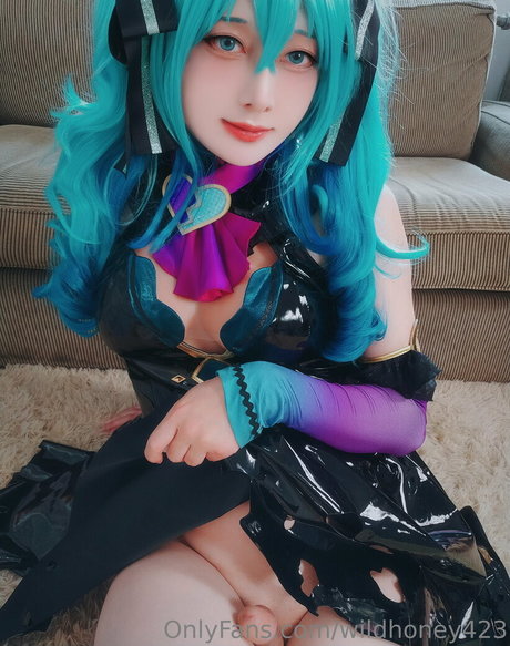 Wildhoney423 onlyfans leaked.