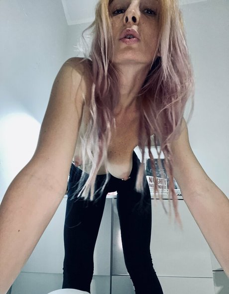 rosenroses onlyfans pictures