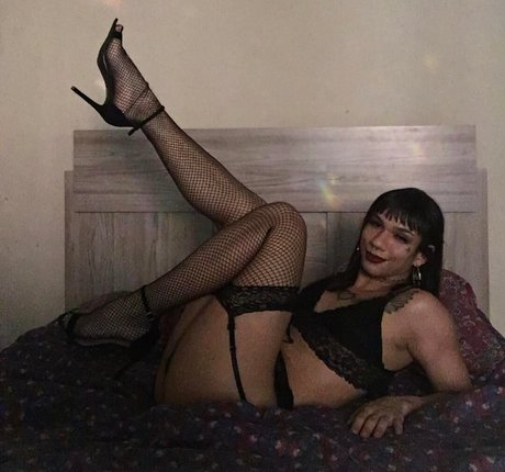 Yumi Xavier onlyfans free content