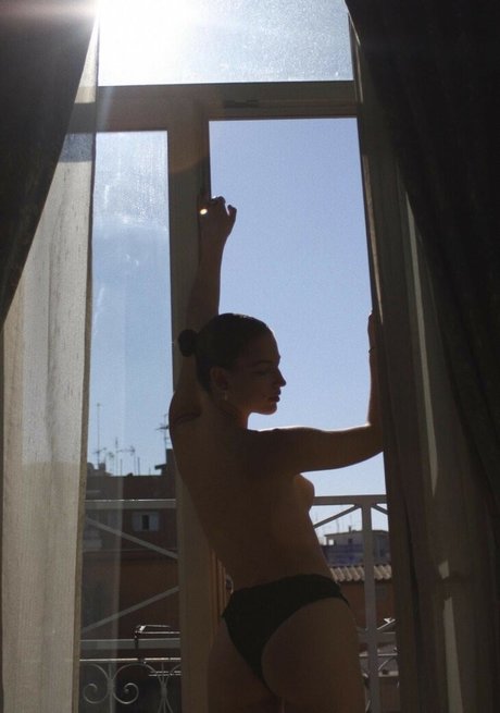 Ava Pearlman nude only fans