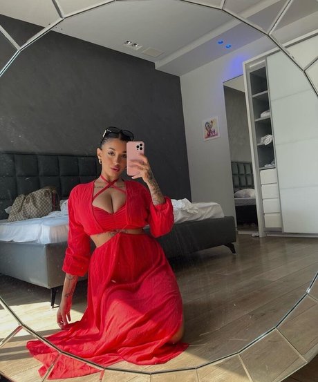 May Bakshi onlyfans model