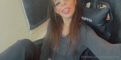 shegavemefree onlyfans nude pics