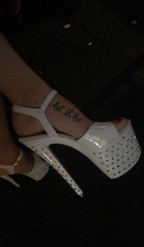 Sunny Bunnnie onlyfans strip