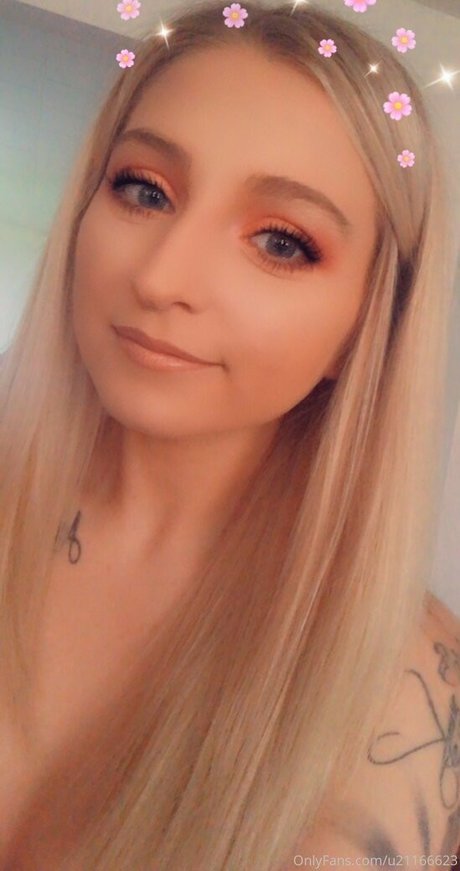 Sunny Bunnnie onlyfans picture