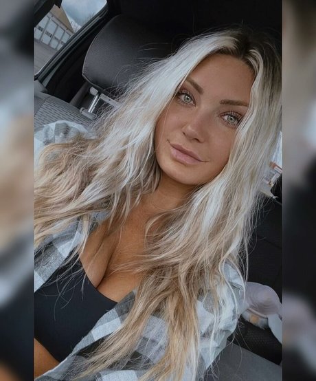 Jordan Elizabeth naked leaked onlyfans