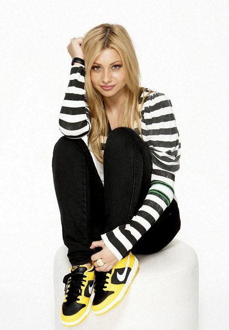 Aly Michalka naked onlyfans pics