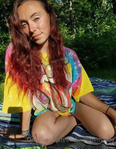 backwithbettymay only fans leaks