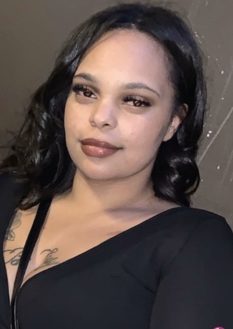 Dominique Marks onlyfans leams