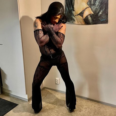 Claudia Hottie nude only fans