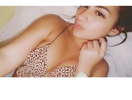 Sweet baby_ onlyfans pictures