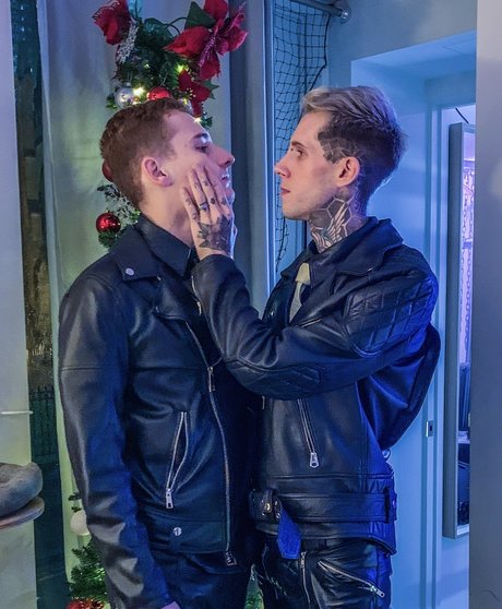 Claude Nikotine only fans photos