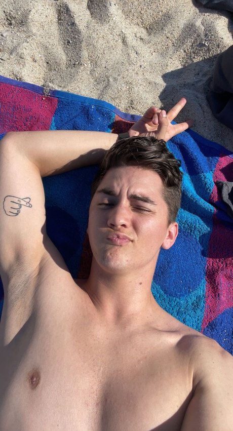 Prince Mikail onlyfans leakes