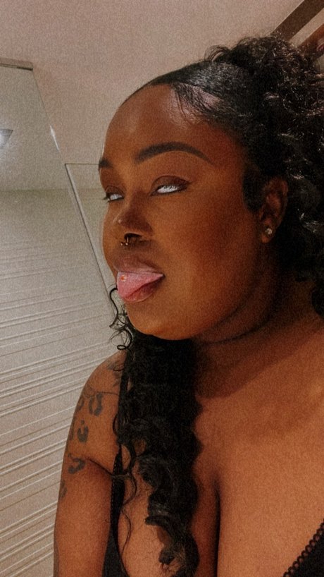 Pretty Penny porn onlyfans leaks