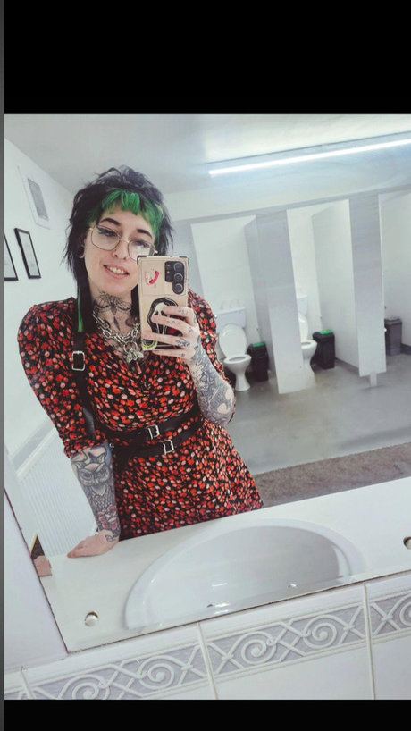 D1rty Little Goth onlyfans sex tape