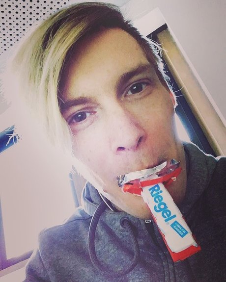 Oliver Scholz free onlyfans