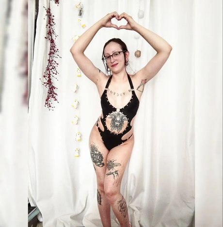 Scatvenger onlyfans model photos