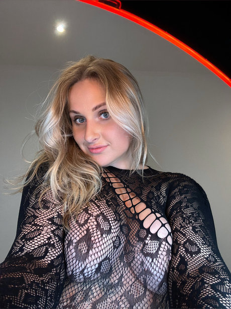 Scarlett Superstar onlyfans leaked pics