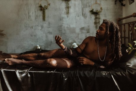 Denzel Darko boobs onlyfans