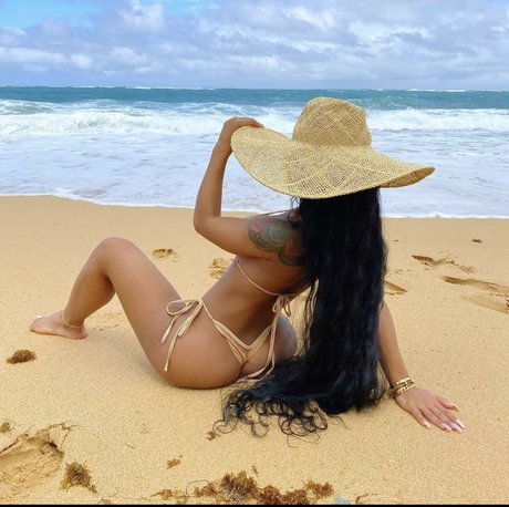 Baddassbella nude leaks onlyfans