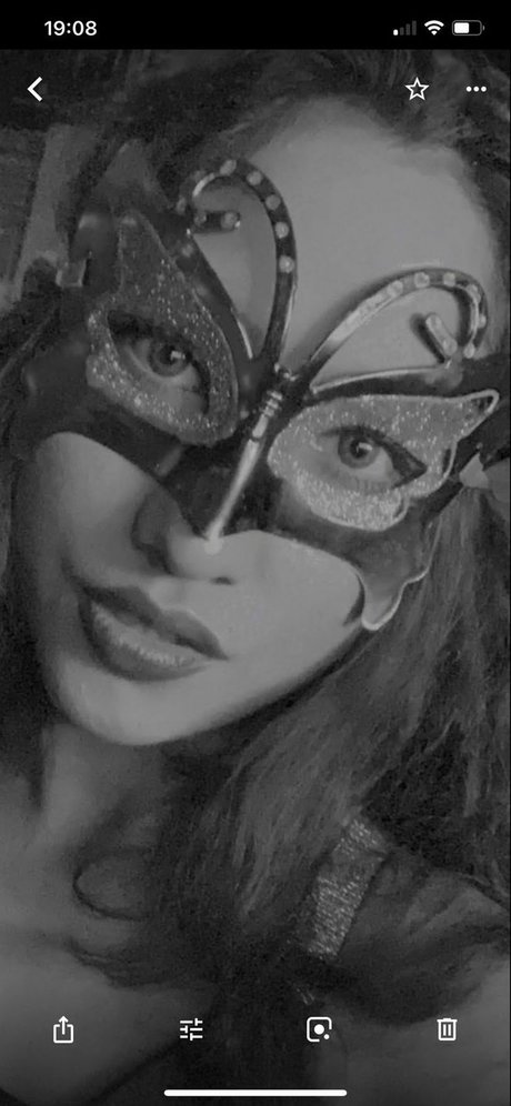 Bad girl Tiffany nude onlyfans pics