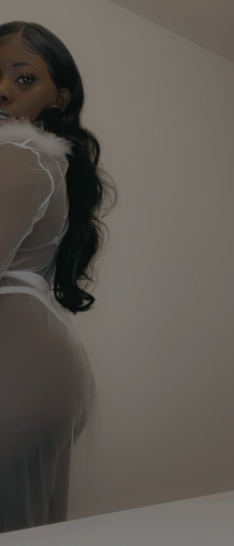 Shaniqu321 naked only fans